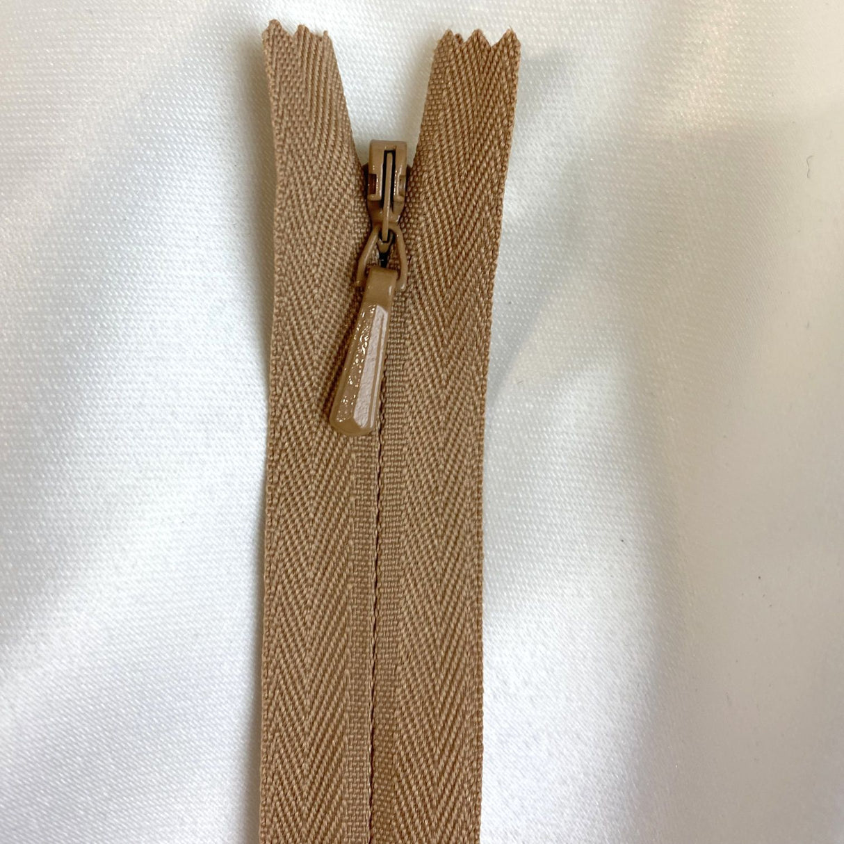 Ykk Concealed Invisible Zip Light Brown 10