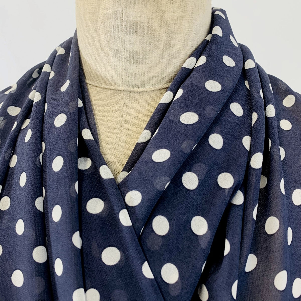 Chiffon Spots Grey Plain Grey White Spotty Dots Polyester Georgette Dress Fabric Manquin Neck Fabric Photo Custom