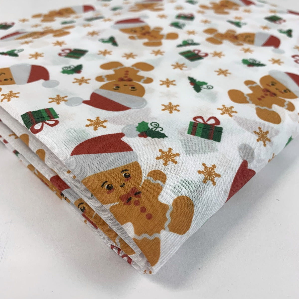 Christmas Polycotton Santa S Gingerbread Men White Fold