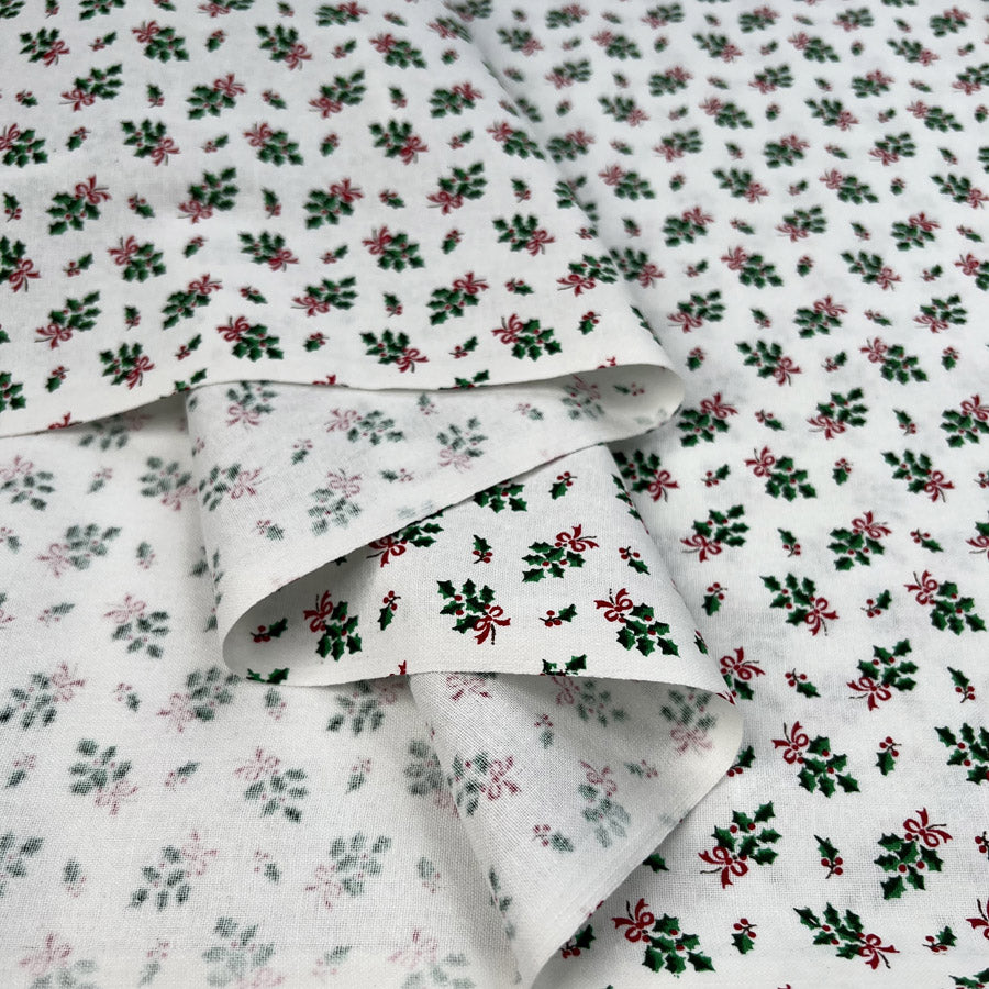 Christmas Cotton Merry Bundle Off White Holly Green Red Print Craft Fabric Fold