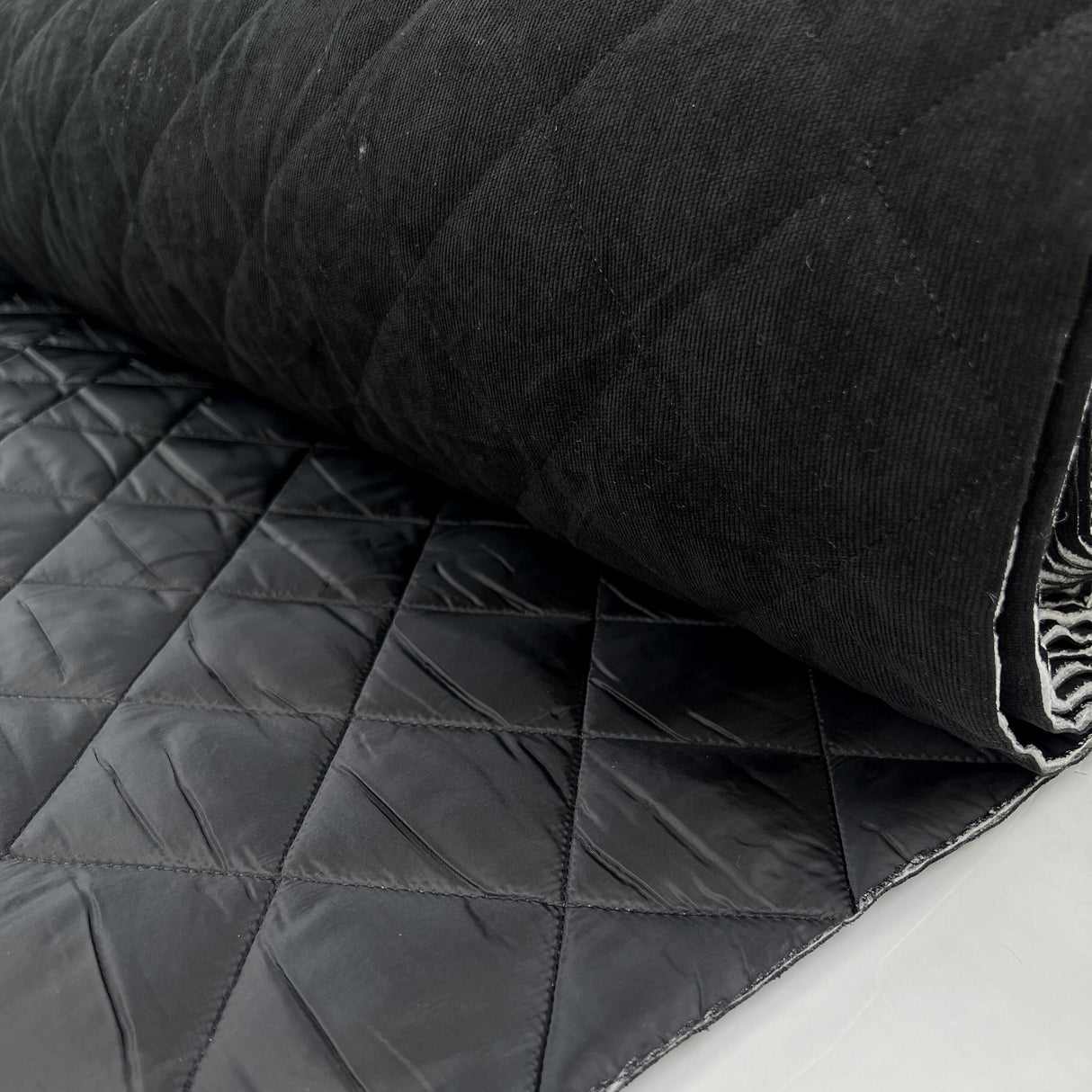 Corduroy Quilting Black Polyester Wadded Diamond Coating Fabric Roll