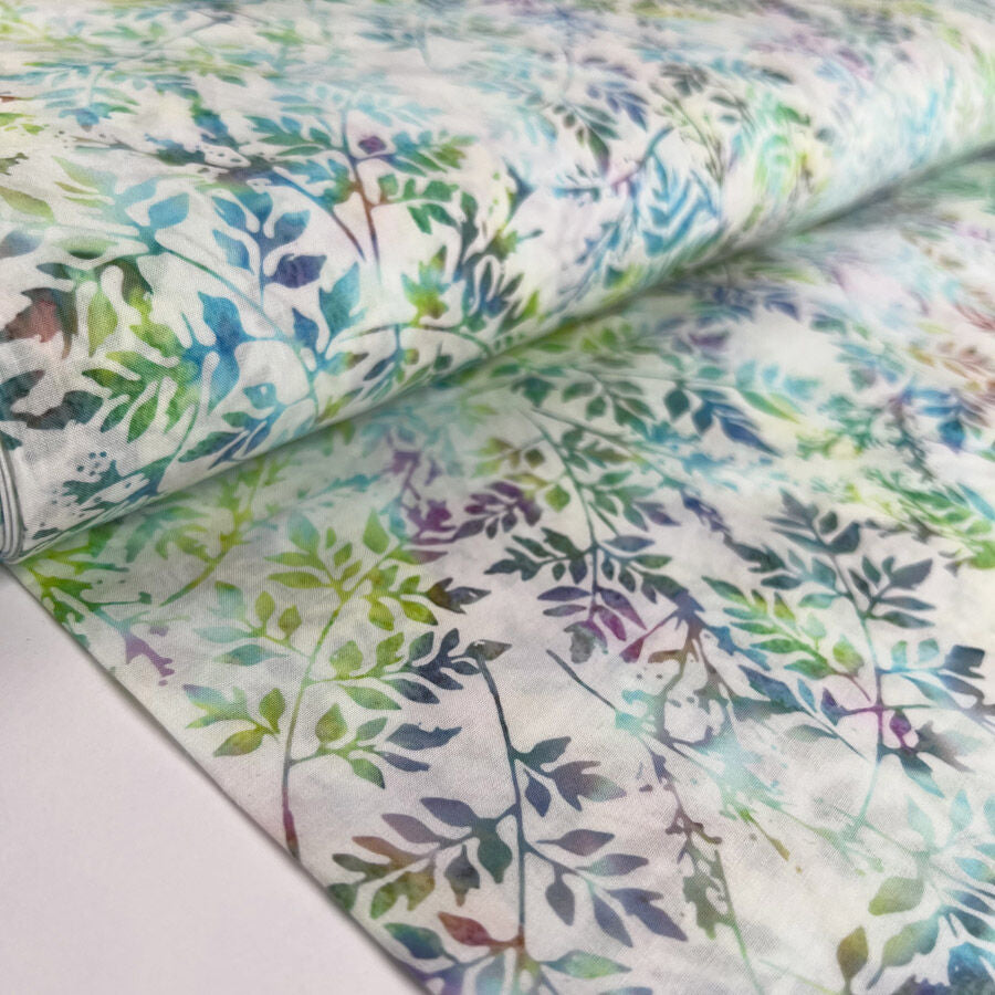 Hoffman Bali Cotton Lawn Light And Bright Indonesian White Blue Floral Fabric Bolt