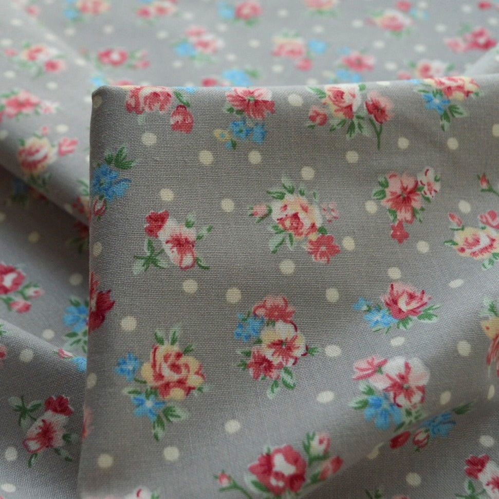 Kitson Wedgewood Grey Grey Beige Floral Solid Cotton Quilt Craft Fabric Cu1
