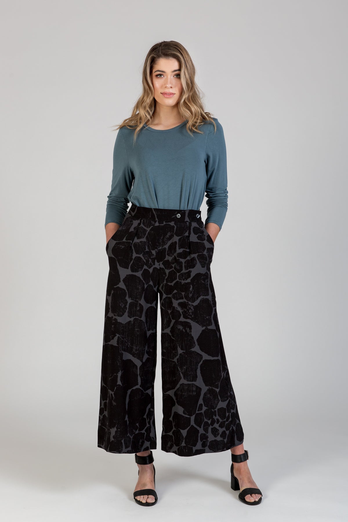 Megan Nielsen Flint Pants And Shorts Pattern 9