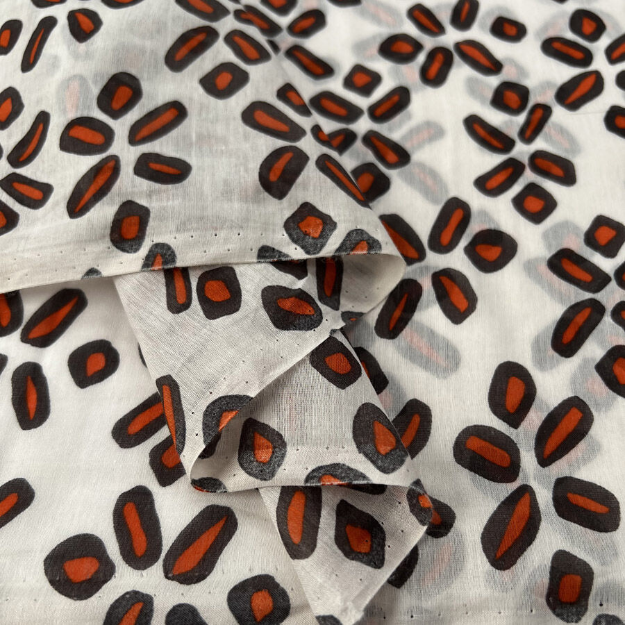Metric Silk Cotton Orange Cream Abstract Woven Dress Fabric Fold