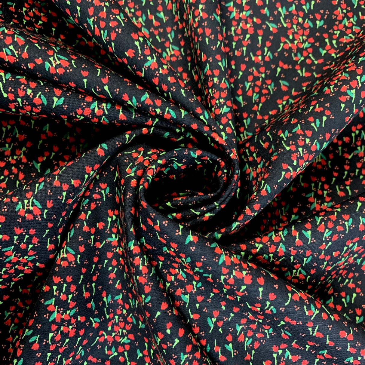 Poplin Print Meadow Red Floral Cotton Poplin Fabric Cud