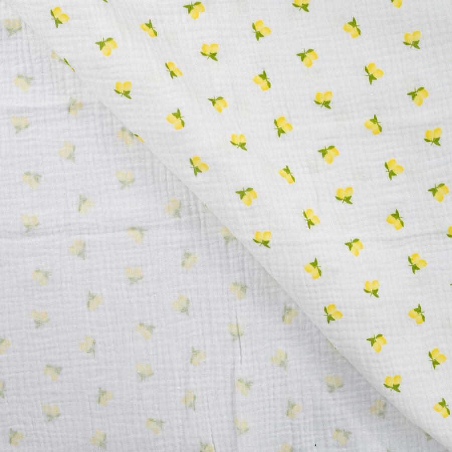 Qjutie 100% Cotton Bambino Print Dress Fabric Lemons K42032 510 Fold