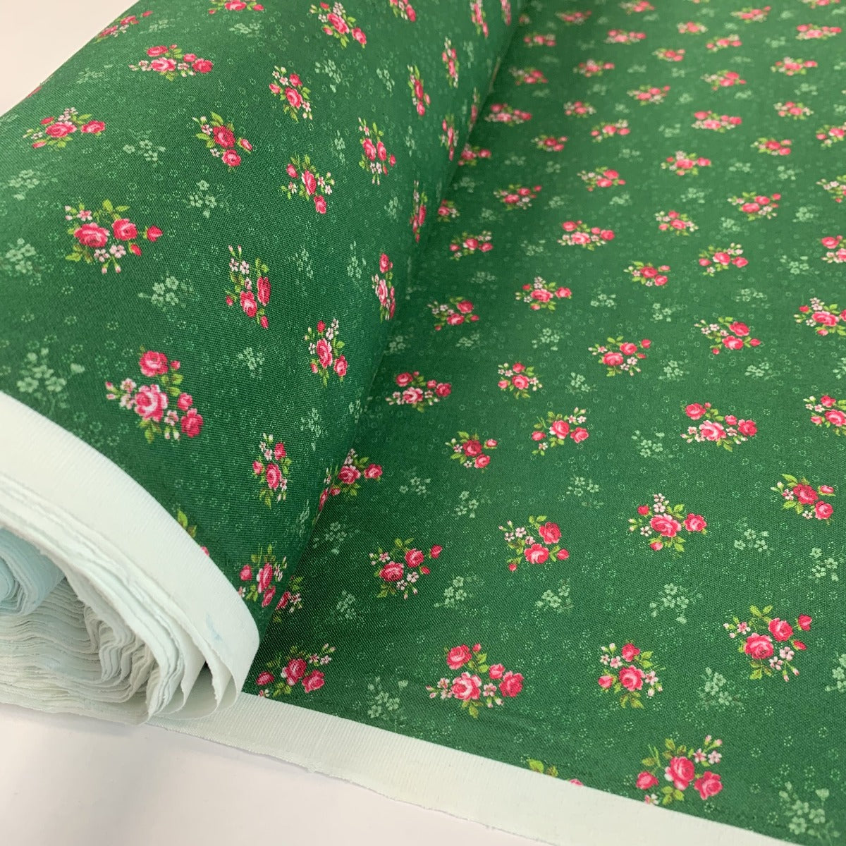 Stof Craft Shrubbery Emerald Japanese Craft Cotton Fabric Floral Pink Green Flowers Roll