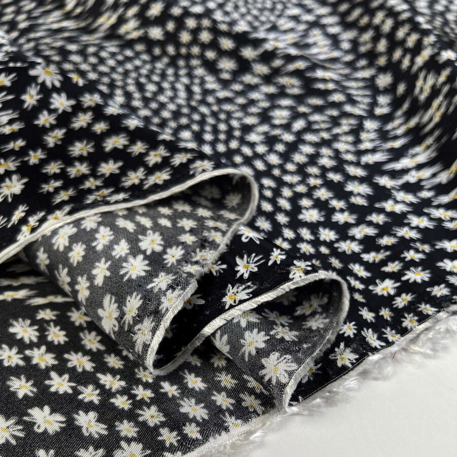 Viscose Black Floral Daisy White Printed Dress Lining Fabric Fold