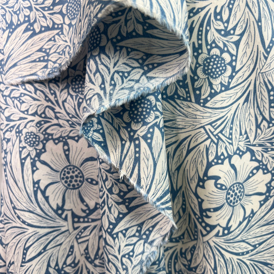 Viscose Challis Billy Delph Blue White Floral Woven Dress Fabric Drape