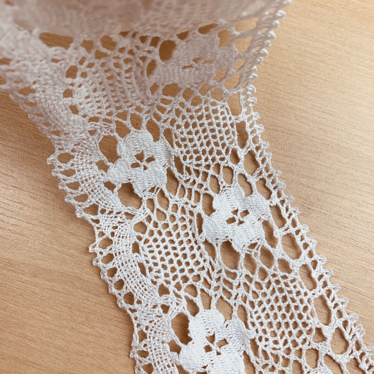 White Floral Crochet Lace Scallop Eyelash Edge Trimming 2