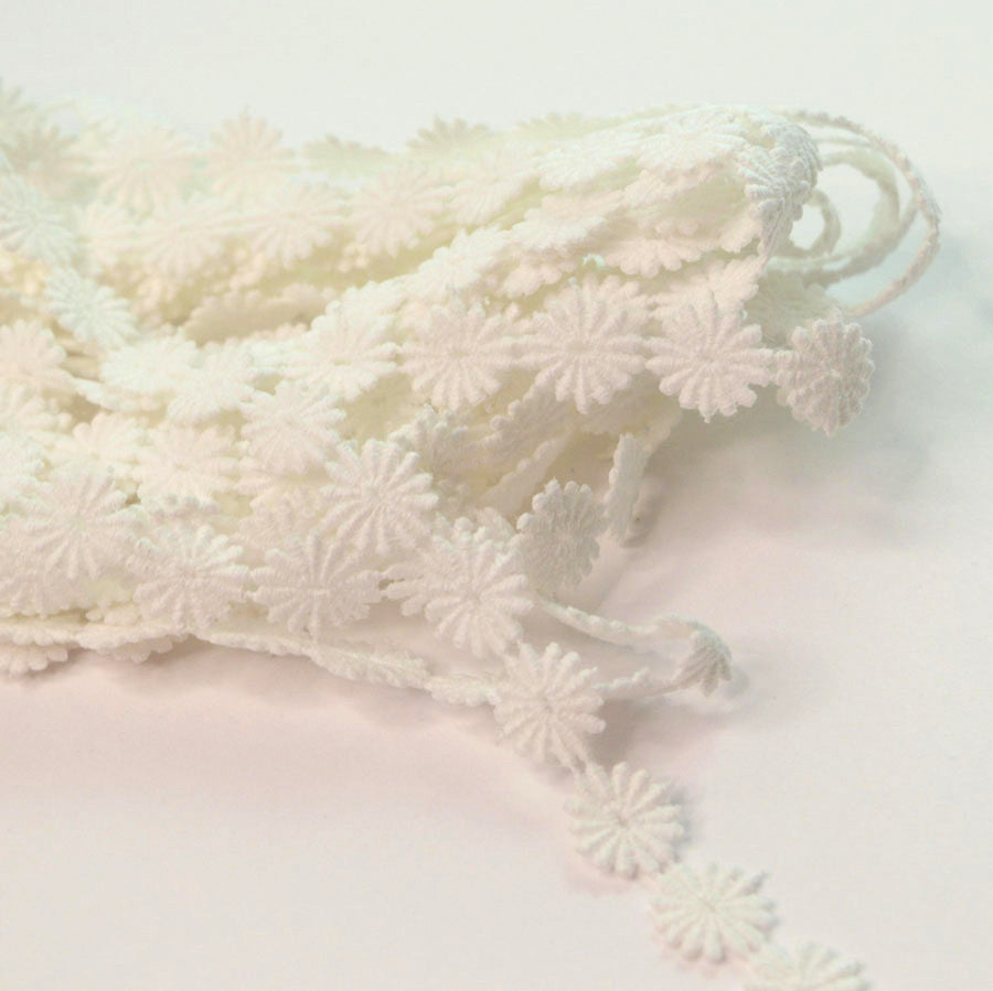 12mm White Austrian Daisy Applique Cotton Lace Trim