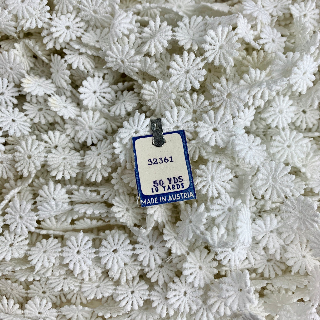 12mm White Austrian Daisy Applique Cotton Lace Trim