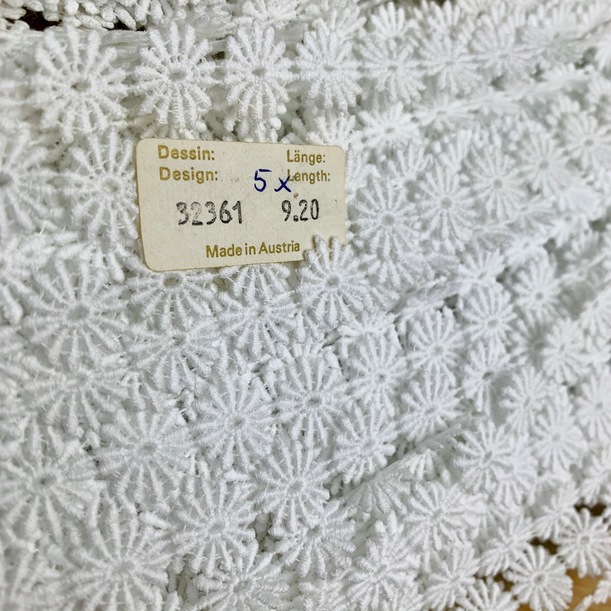 12mm White Austrian Daisy Applique Cotton Lace Trim