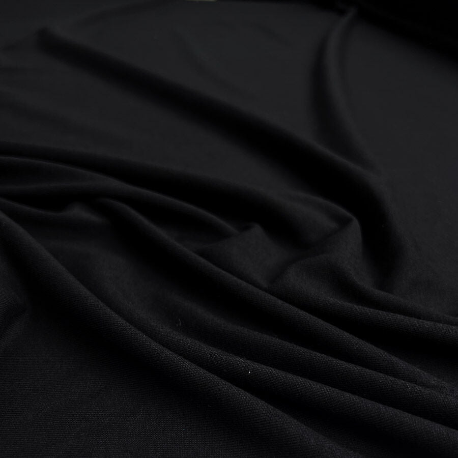 True Essentials - T-Shirting - Black