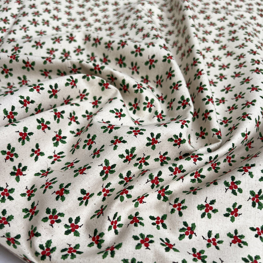Christmas Cotton - Holly Natural - Medium