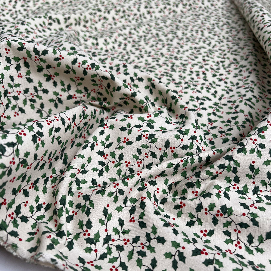 Christmas Cotton - Holly Natural - Dainty