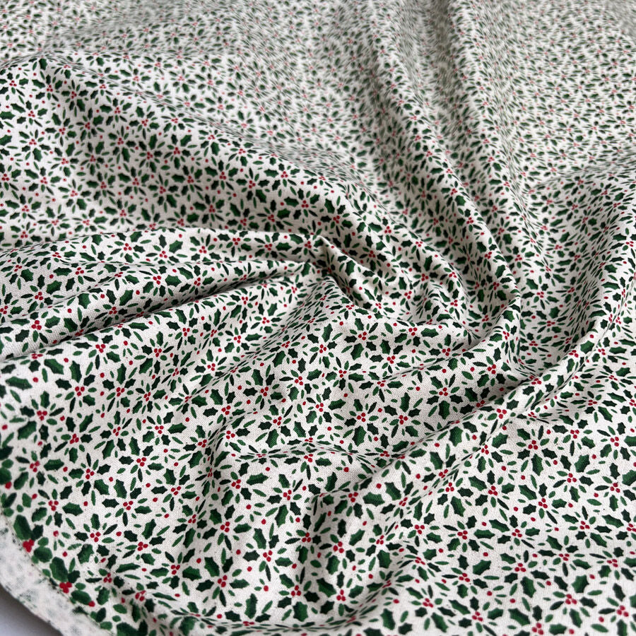 Christmas Cotton - Holly Natural - Pettit