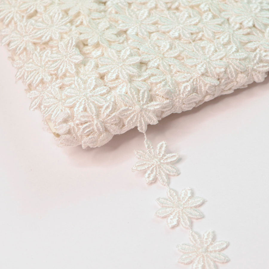 25mm White Austrian Daisy Applique Cotton Lace Trim