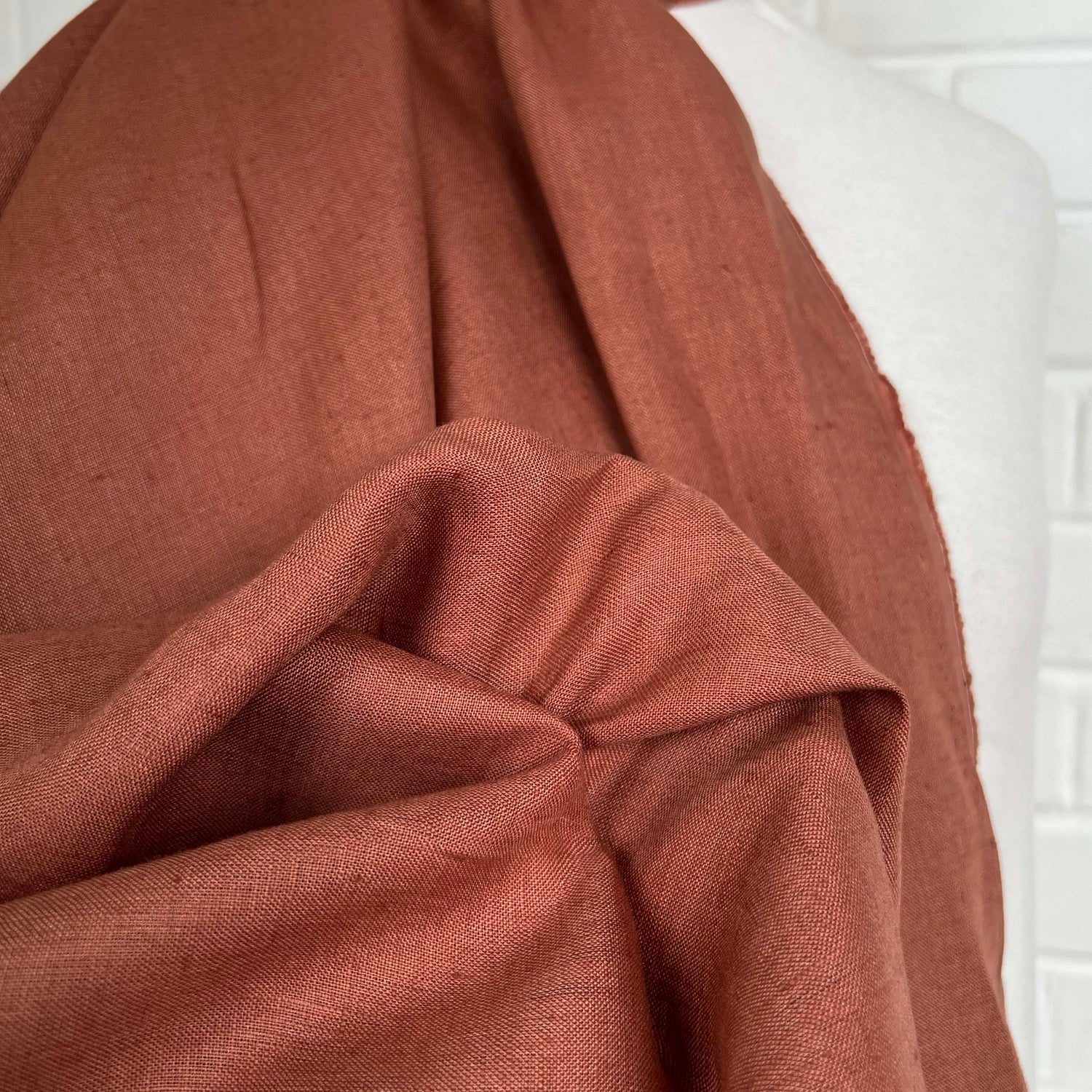 Canyon Linen Rust Plain Woven Italian Dress Fabric CU2