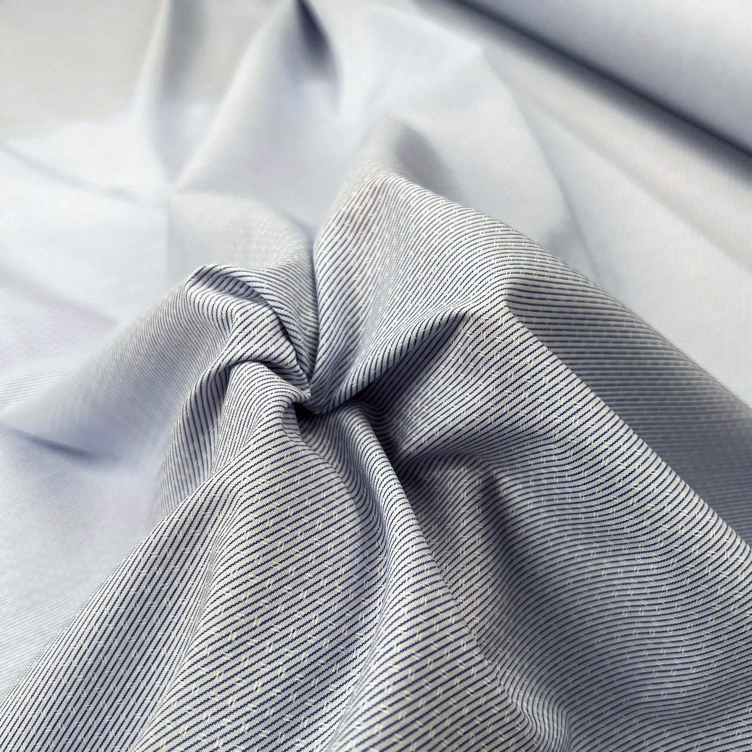 Cotton Camiceria Italian Blue White Pinstripe Fleck Shirt Fabric CU