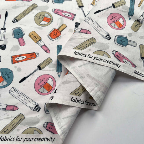 Cotton Print Make Up Your Mind White Printed Dress Fabric Fold