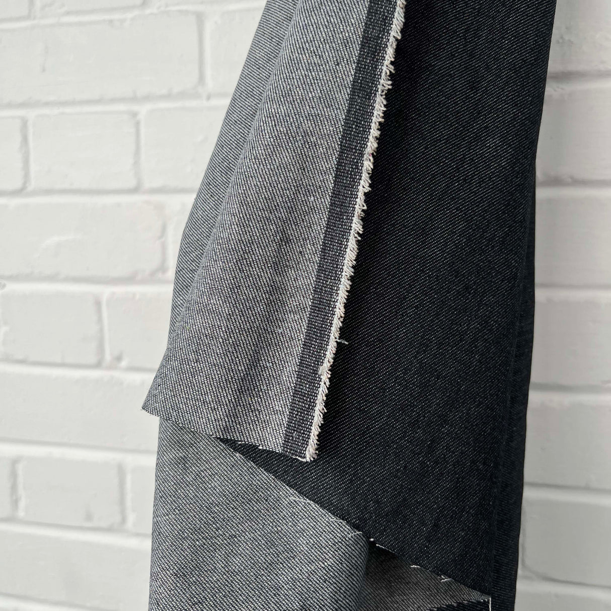 Denimfest 9.5oz Drake Black Cotton Polyester Midweight Woven Jean Trouser Fabric Edge