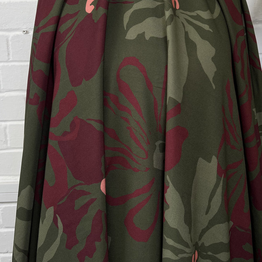 Light & Lush - Mulberry Meadow