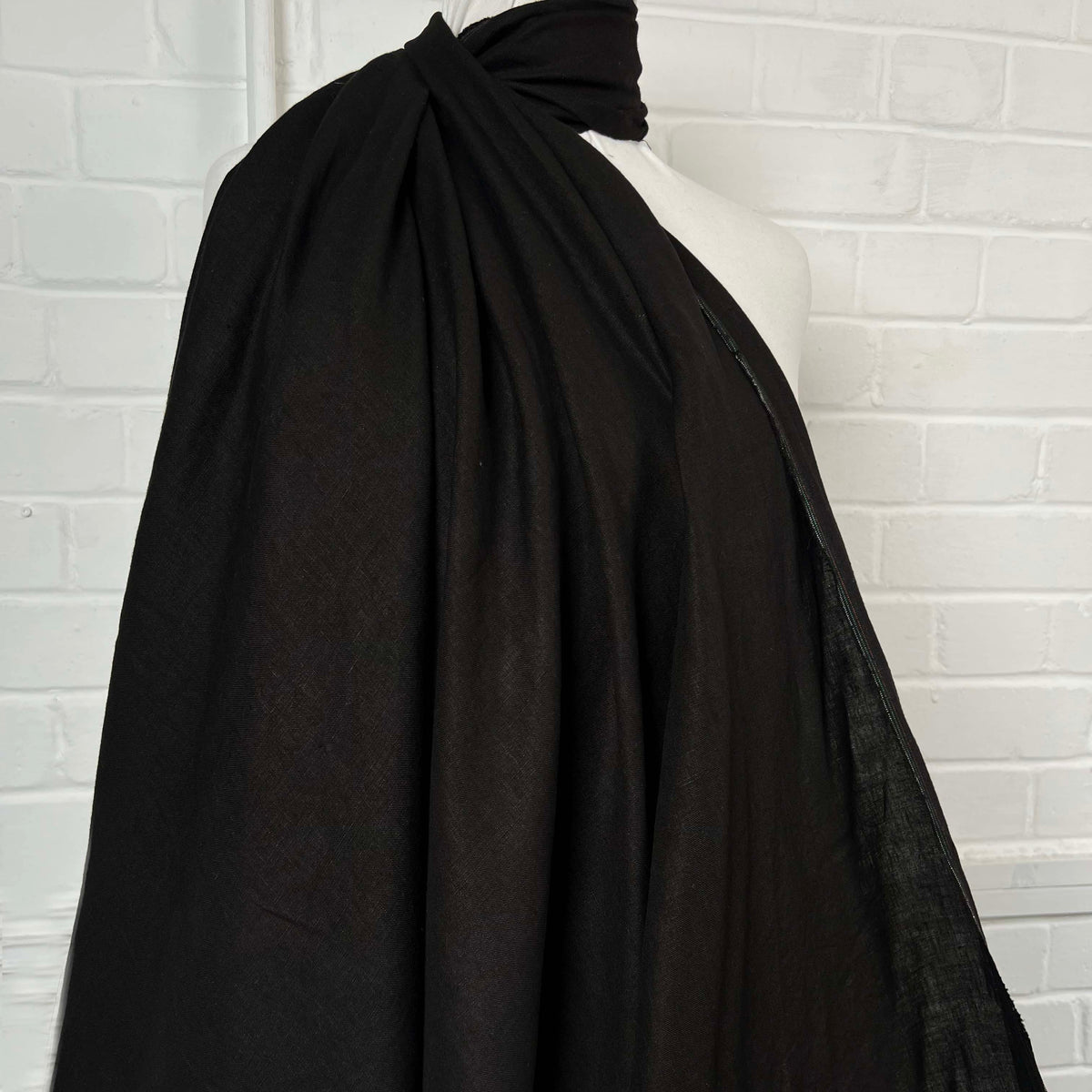 Ex-Designer Italian Plain Linen Dress Fabric Linen Elite - Black Mannequin