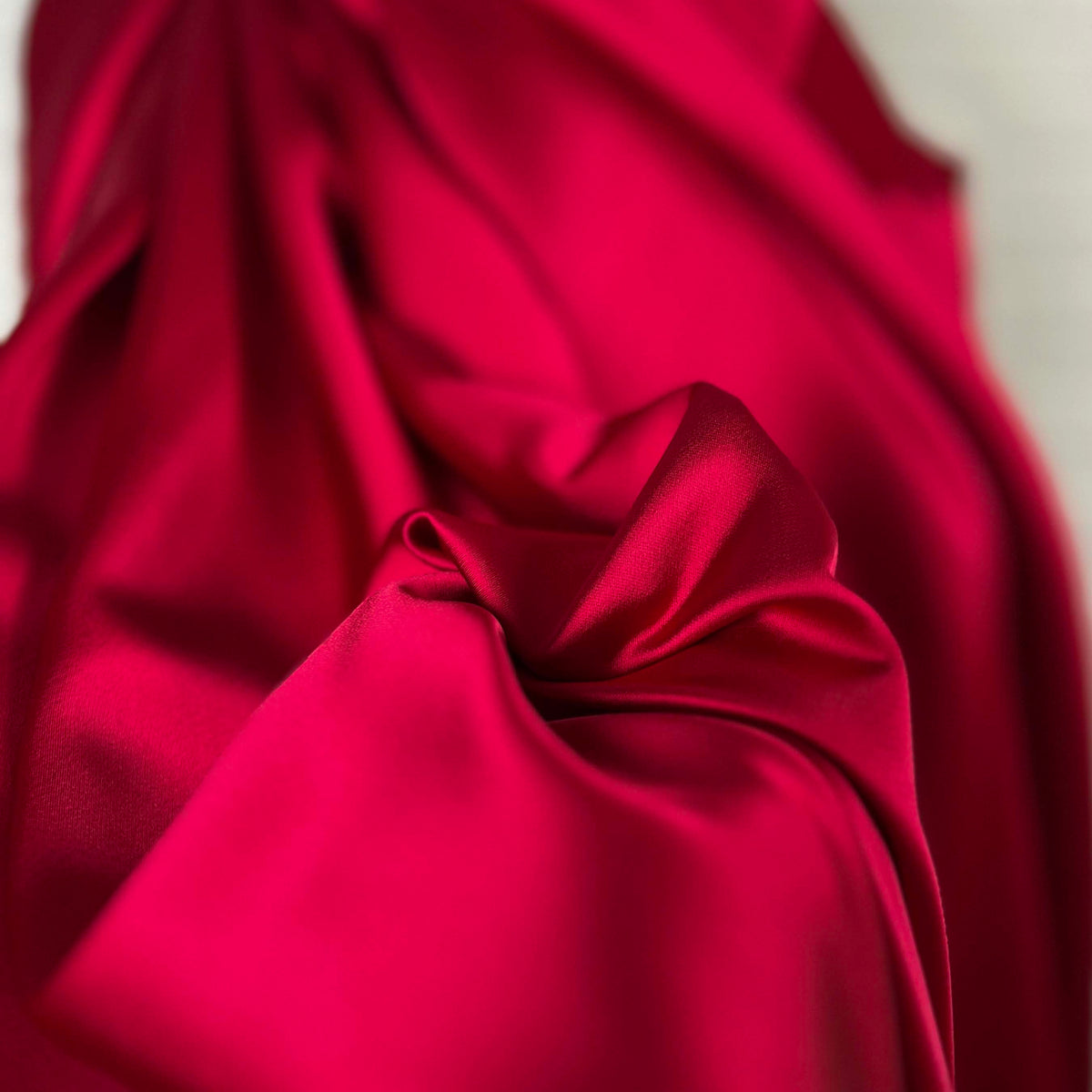 Liquid Cherry – satin-backed crepe dress fabric CU