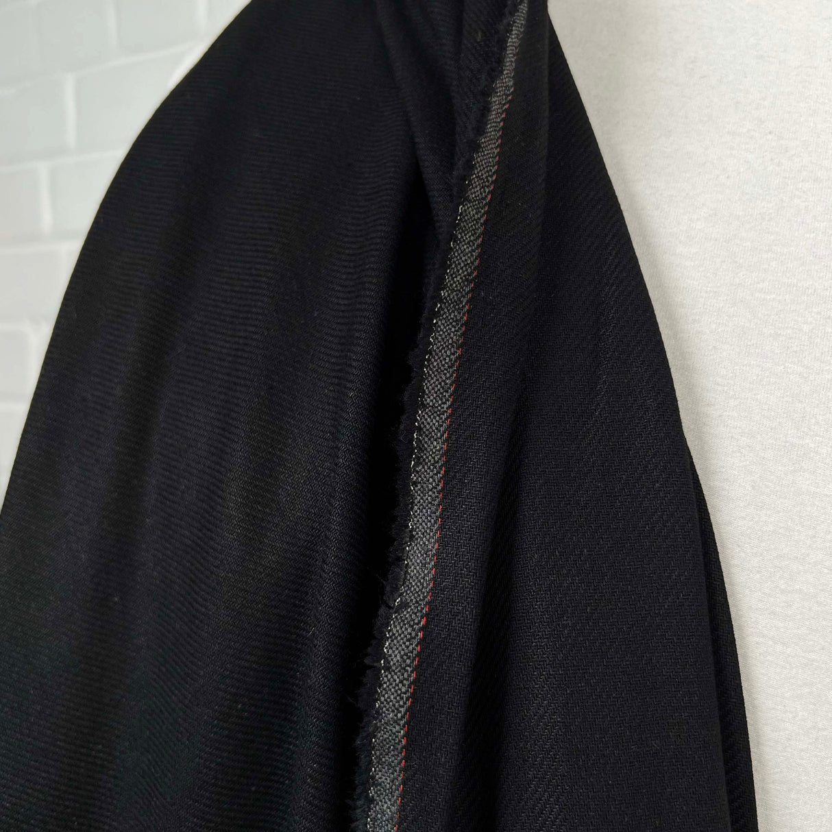 Mam Am 'Ere Black Linen Viscose Plain Italian Fabric Hang