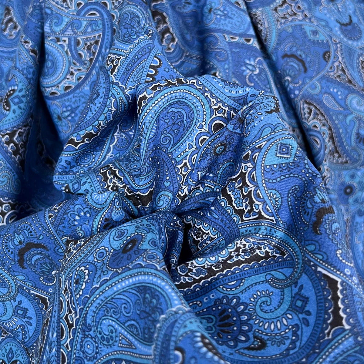 Pima Cotton Lawn – A Twist Of Blue