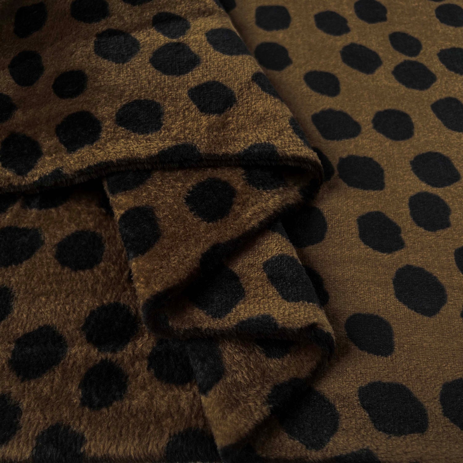Blue Spot Printed Polyester Soft Fleece Fabric Spotty Fleece Brown Fold