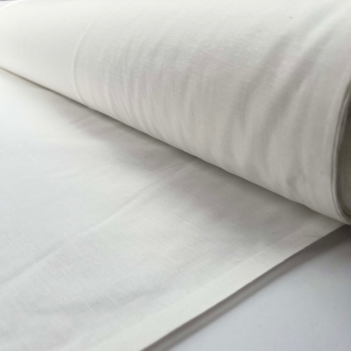 Superfine Cotton Polyester Soft White Dressmaking Fabric Well Used Roll