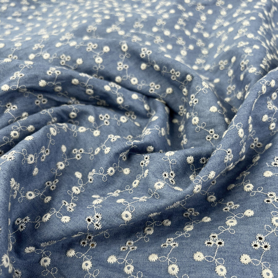 Denim Chambray Anglaise - Pale Blue