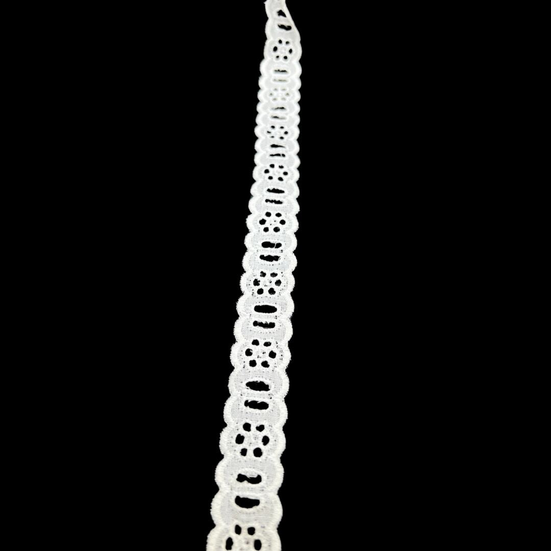 Broderie Anglaise Trim - Mary - 6 Hole
