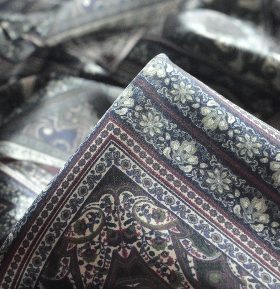 Designer Lining - Paisley Geo