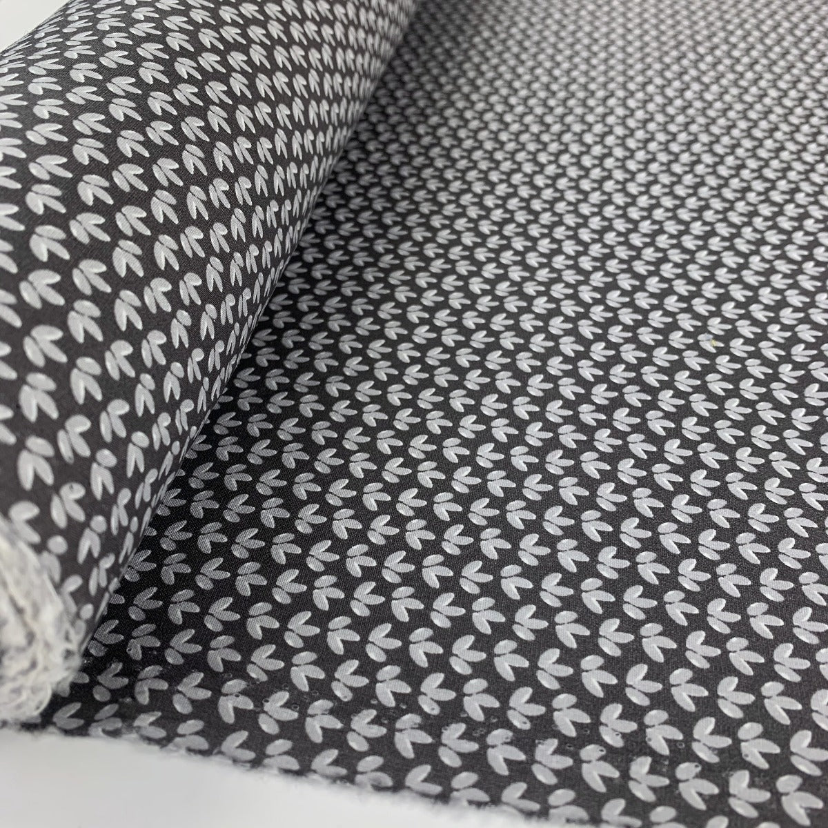 Doodle - Ditsy Leaf - Grey