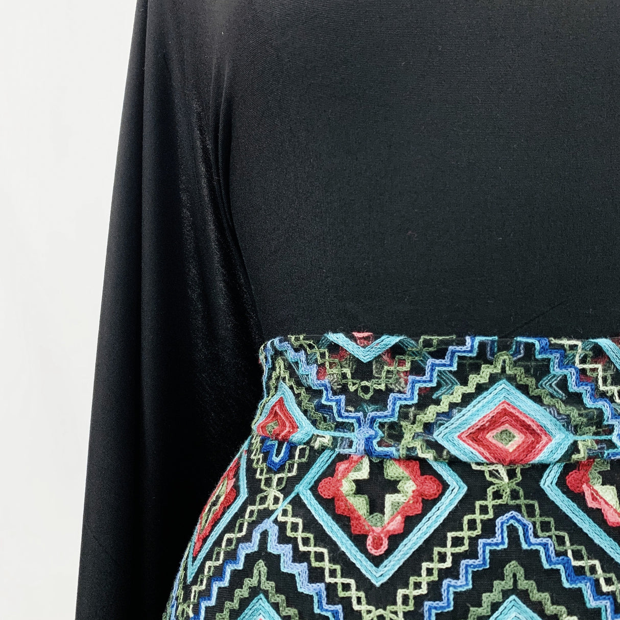 Embroidered Net - Geo