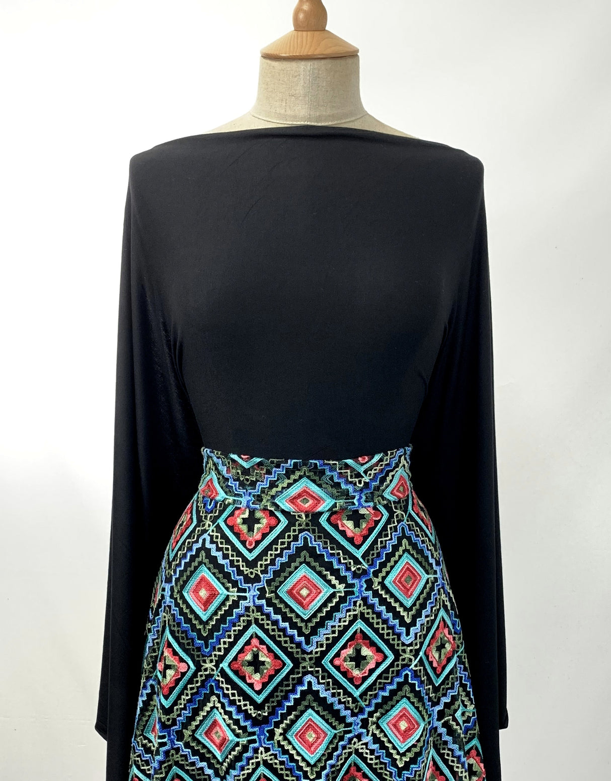 Embroidered Net - Geo