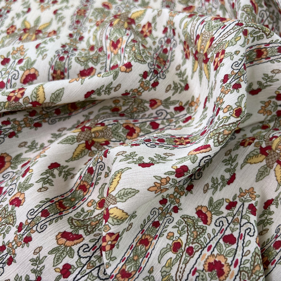 Remnant - Floating In Circles - Alula Red (1.25m)