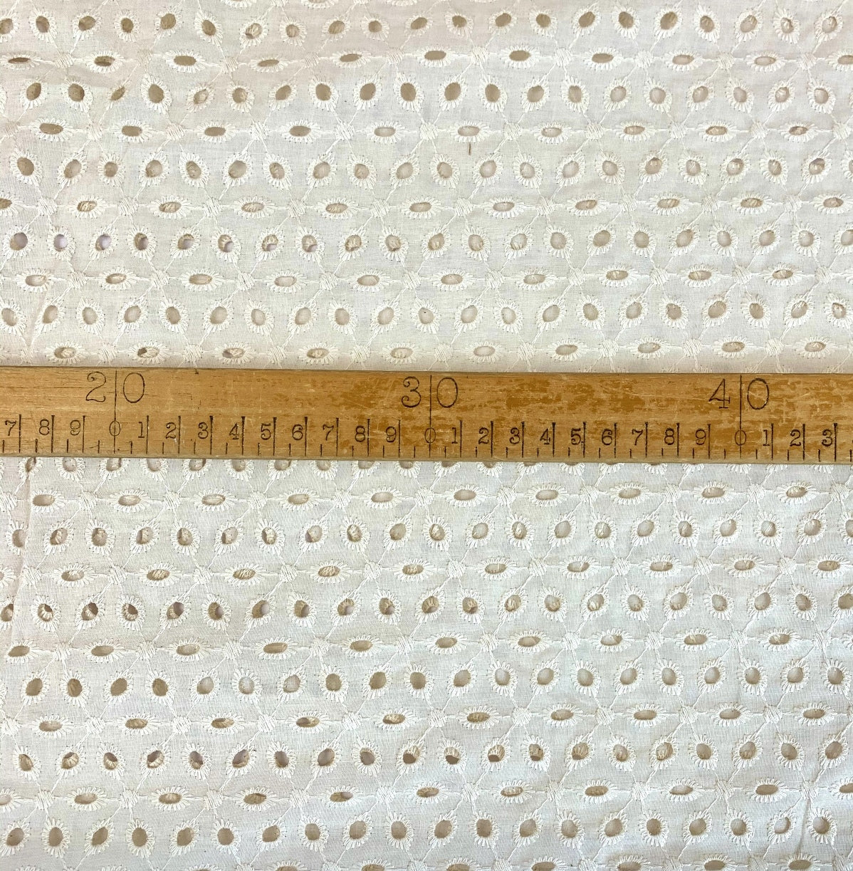 High End Broderie - Cream