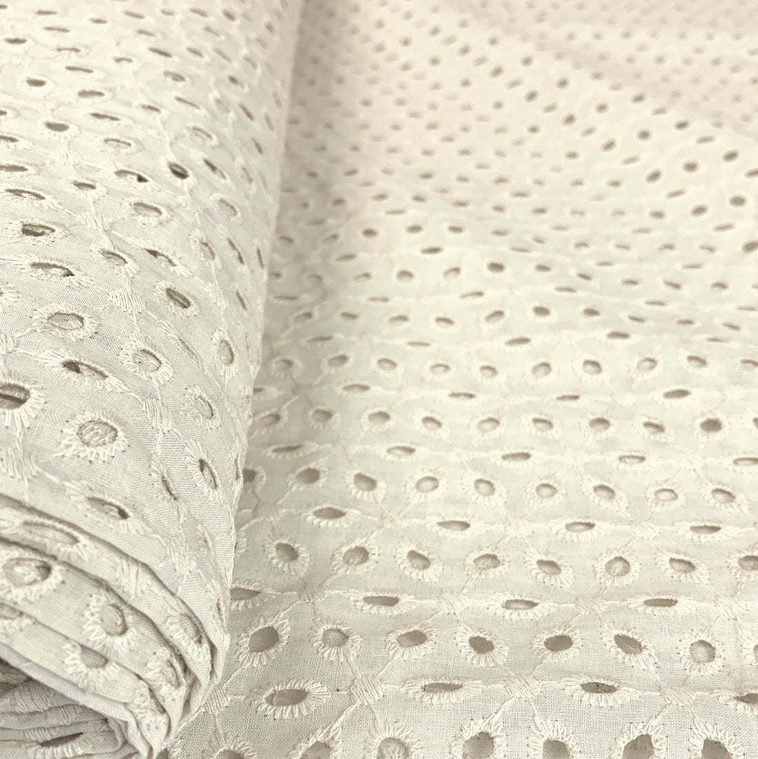 High End Broderie - Cream