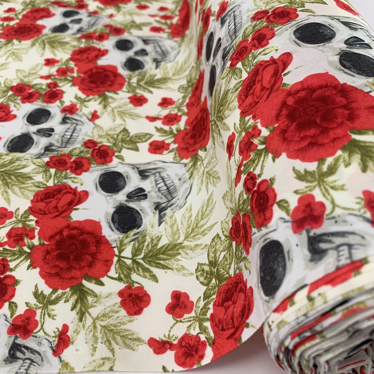 Poplin Print - Floral Skulls - Ivory