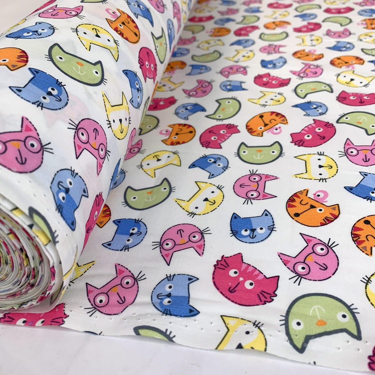 Poplin Print - Macavity - Ivory