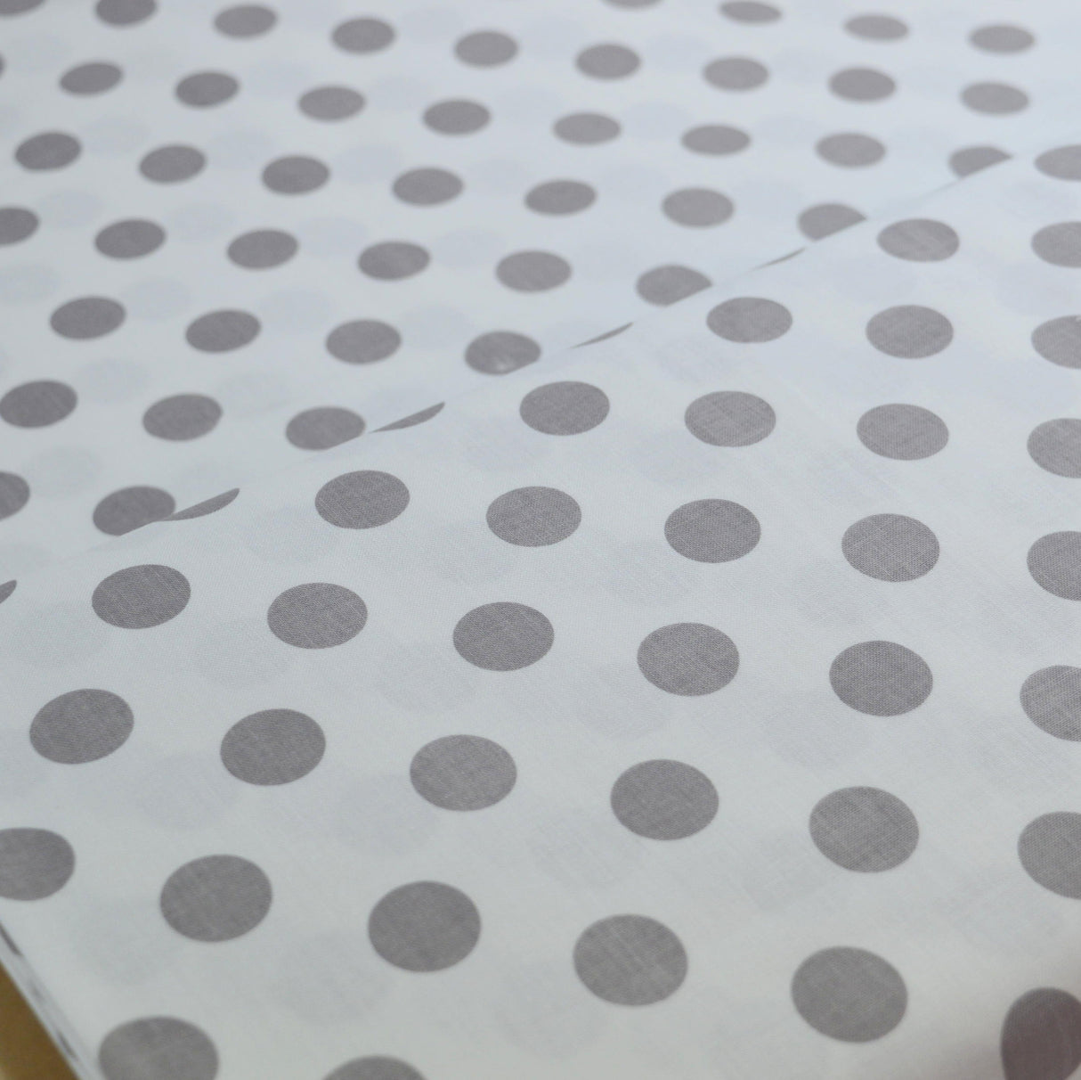 Riley Blake - Big Dot - Grey