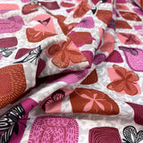 Stof Fabric - Flying Around - Pink