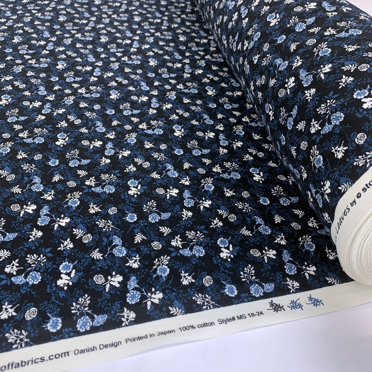 Stof Fabric - Flourishing - Blue