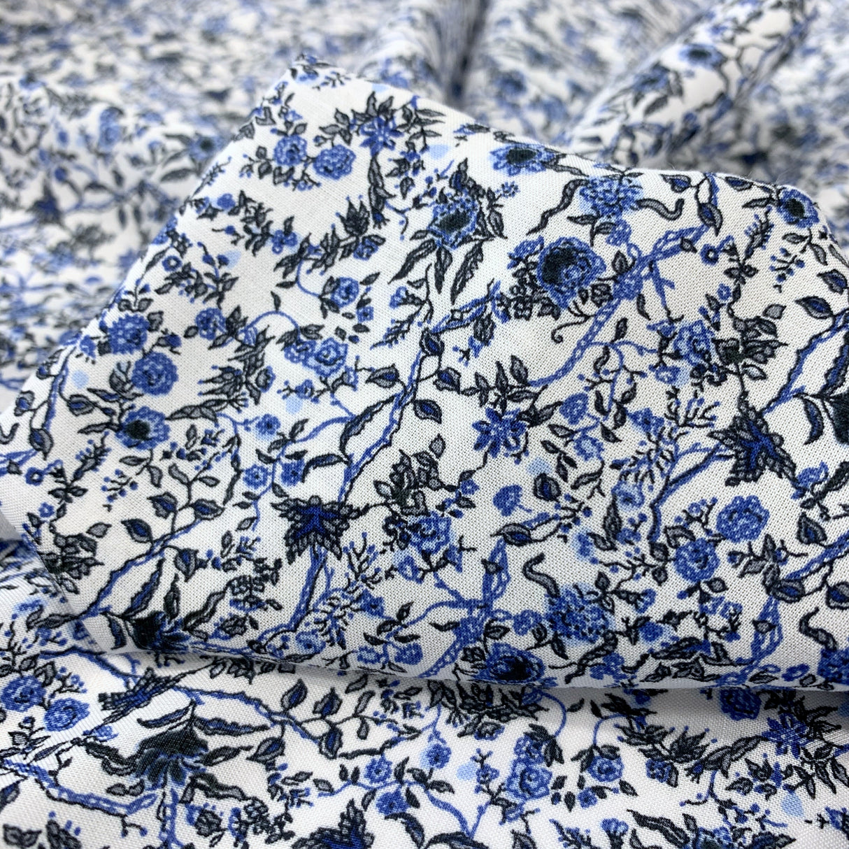 Remnant - Tencel Lawn - Blue Star (1.08m)