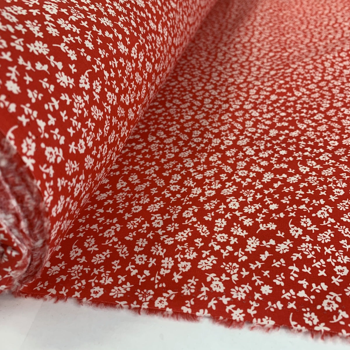 Value Poplin - Floral Sketch - Red